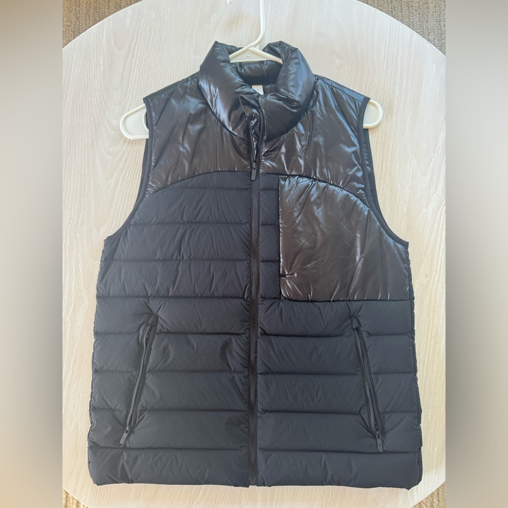 NWOT Lululemon stretch navigator down vest